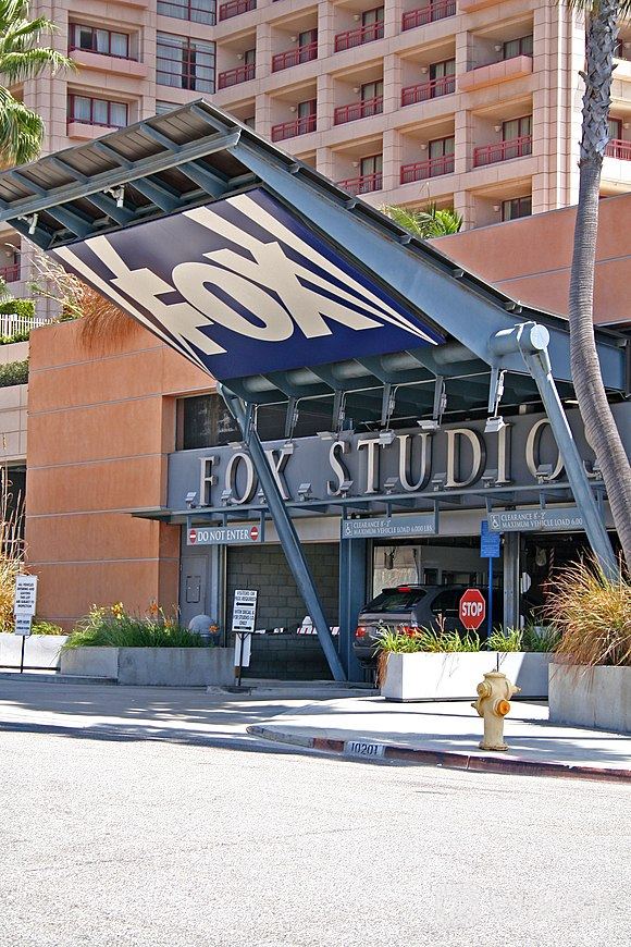 580px-Foxstudios.jpg